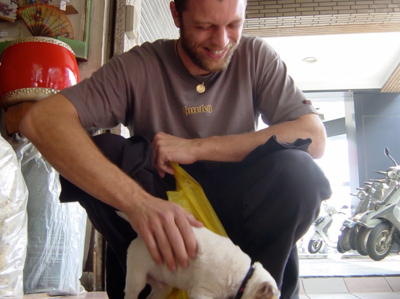 Andrew and new friend - Taiwan 2006